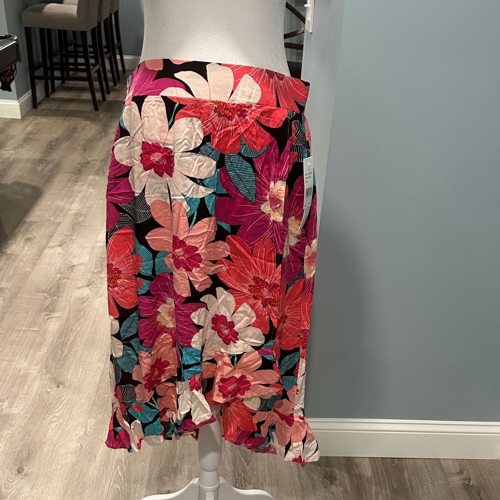 NWT LA Blanca Floral Midi Skirt with Ruffle Hem